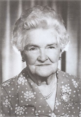 Photo of photos/Janet Ross McDermott (nee McLennan) b1883 portrait